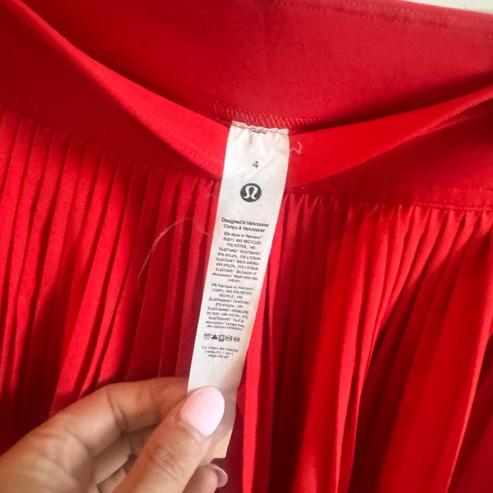Lululemon Hot Heat High-Rise Varsity High-Rise pleated tennis Skirt sz 4